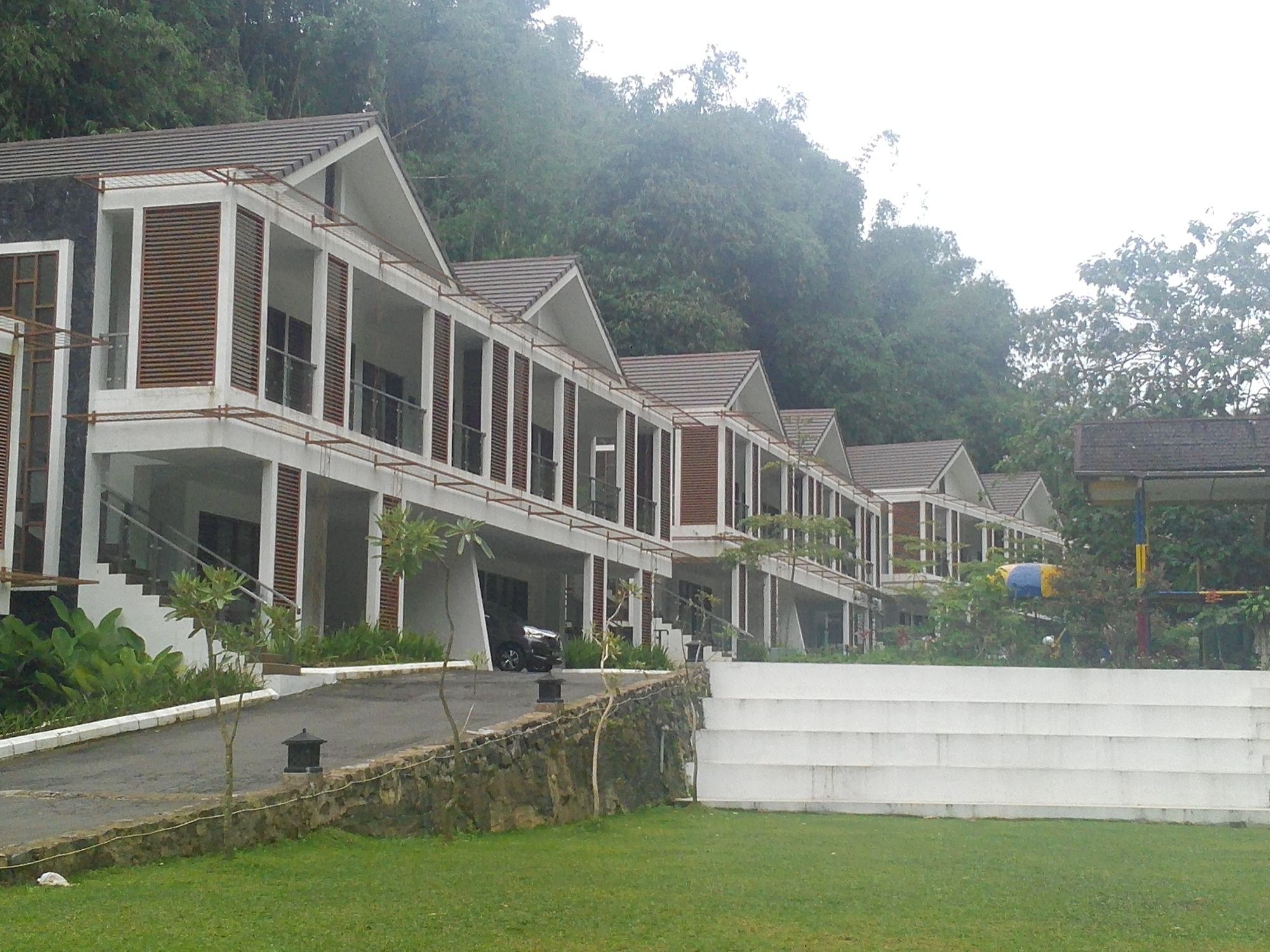 Zuri Resort Cipanas Puncak Exteriör bild