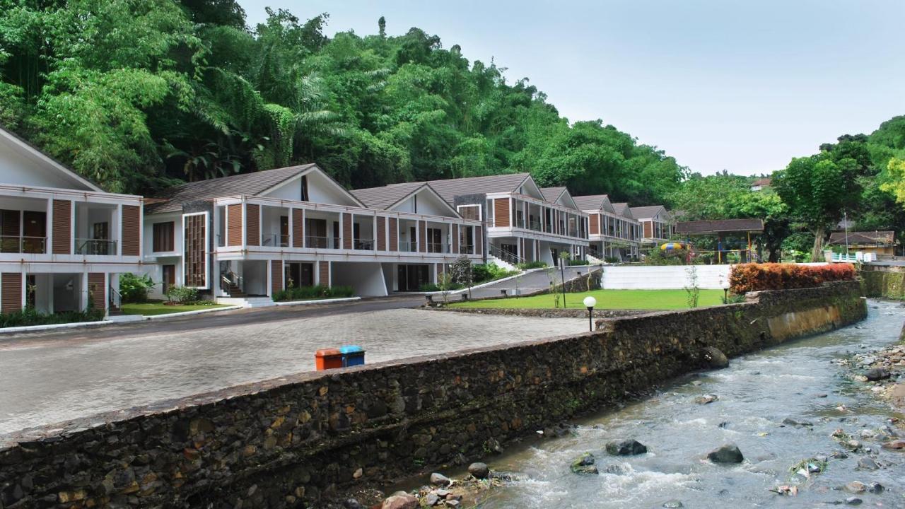 Zuri Resort Cipanas Puncak Exteriör bild