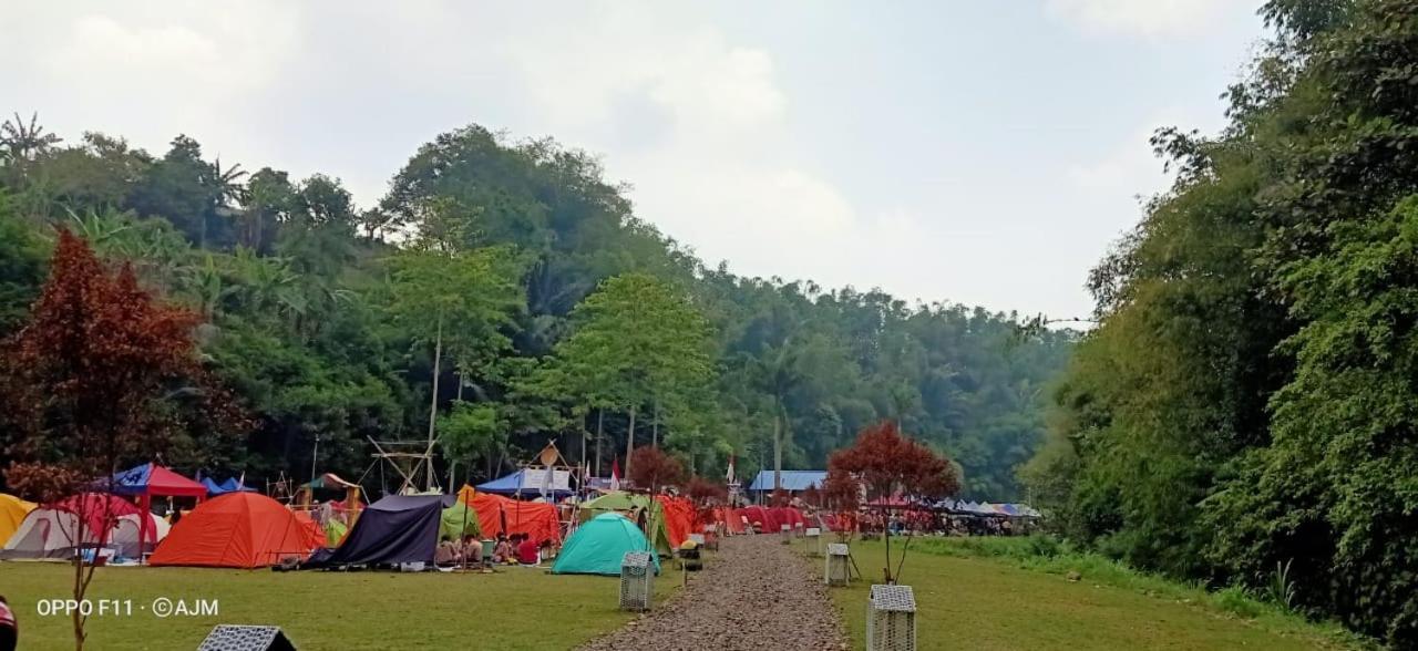 Zuri Resort Cipanas Puncak Exteriör bild