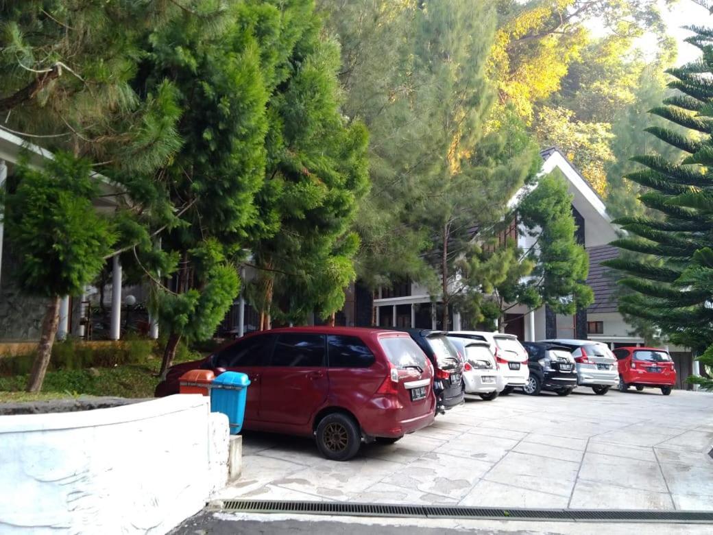 Zuri Resort Cipanas Puncak Exteriör bild